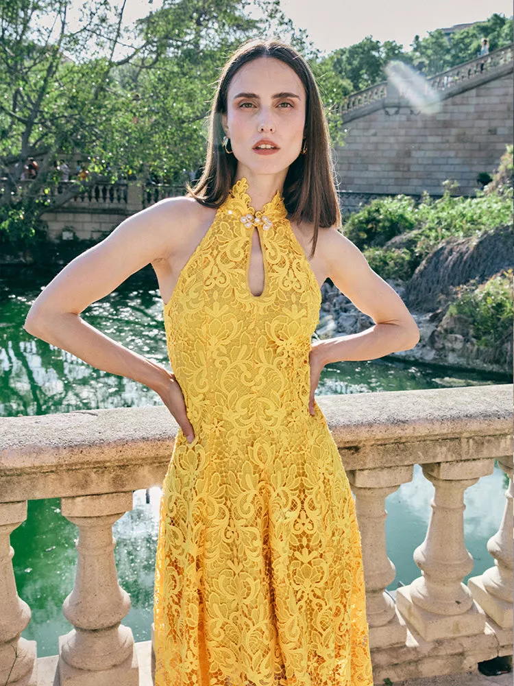 A-SHAPE SILHOUETTE CHEONGSAM IN YELLOW