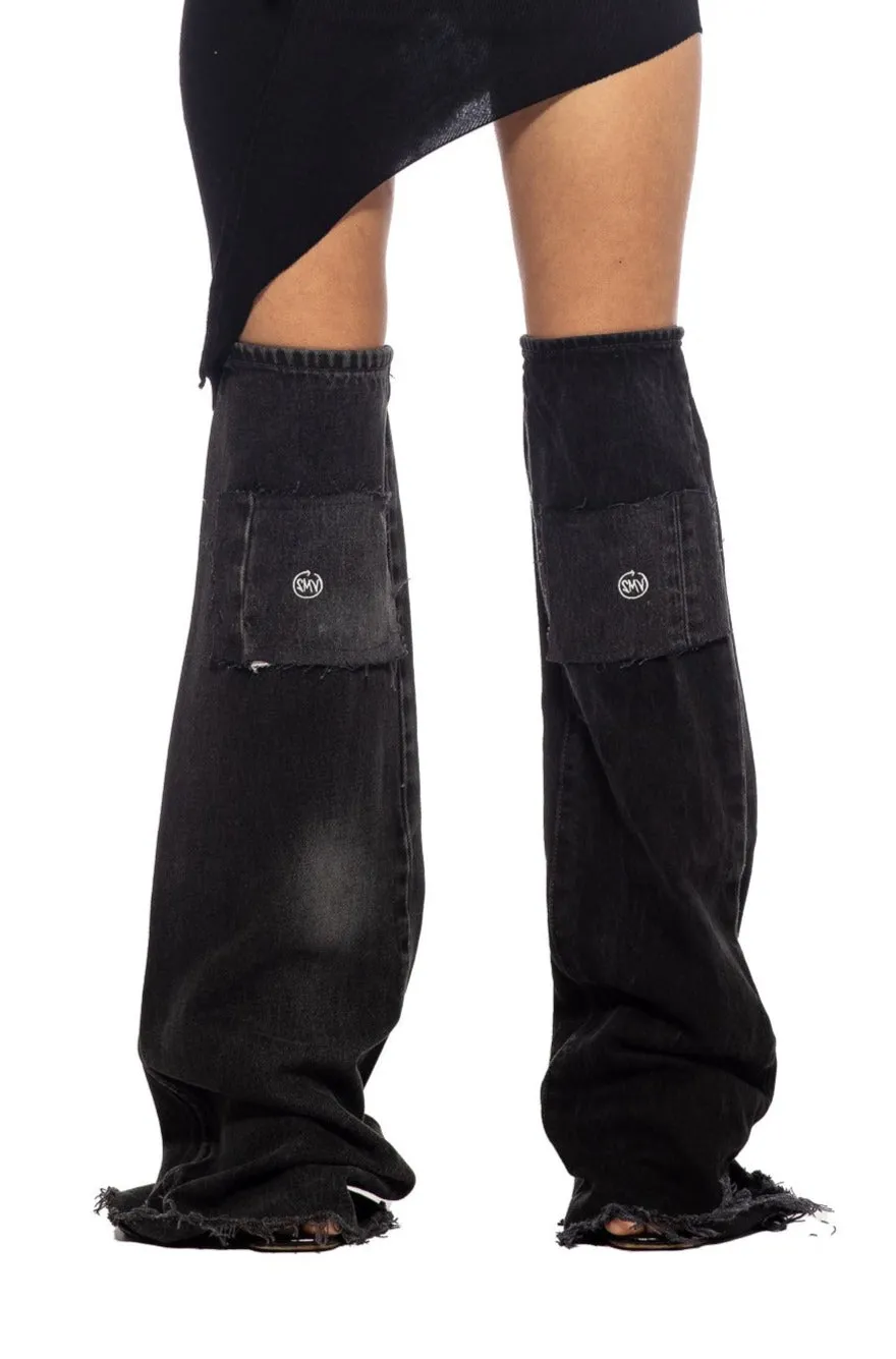 DENIM LEG WARMERS IN VINTAGE BLACK