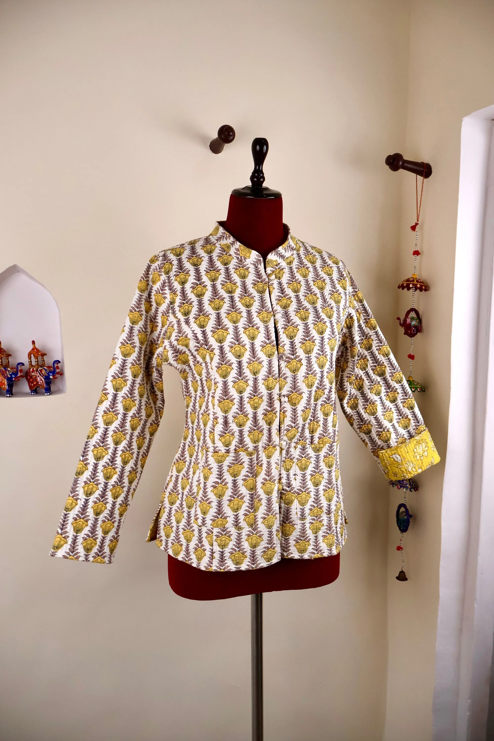 Indian Handmade Quilted Cotton Fabric Kantha Jacket Stylish White & Yellow Floral Bohemian Women's Coat, Reversible Waistcoat for Her