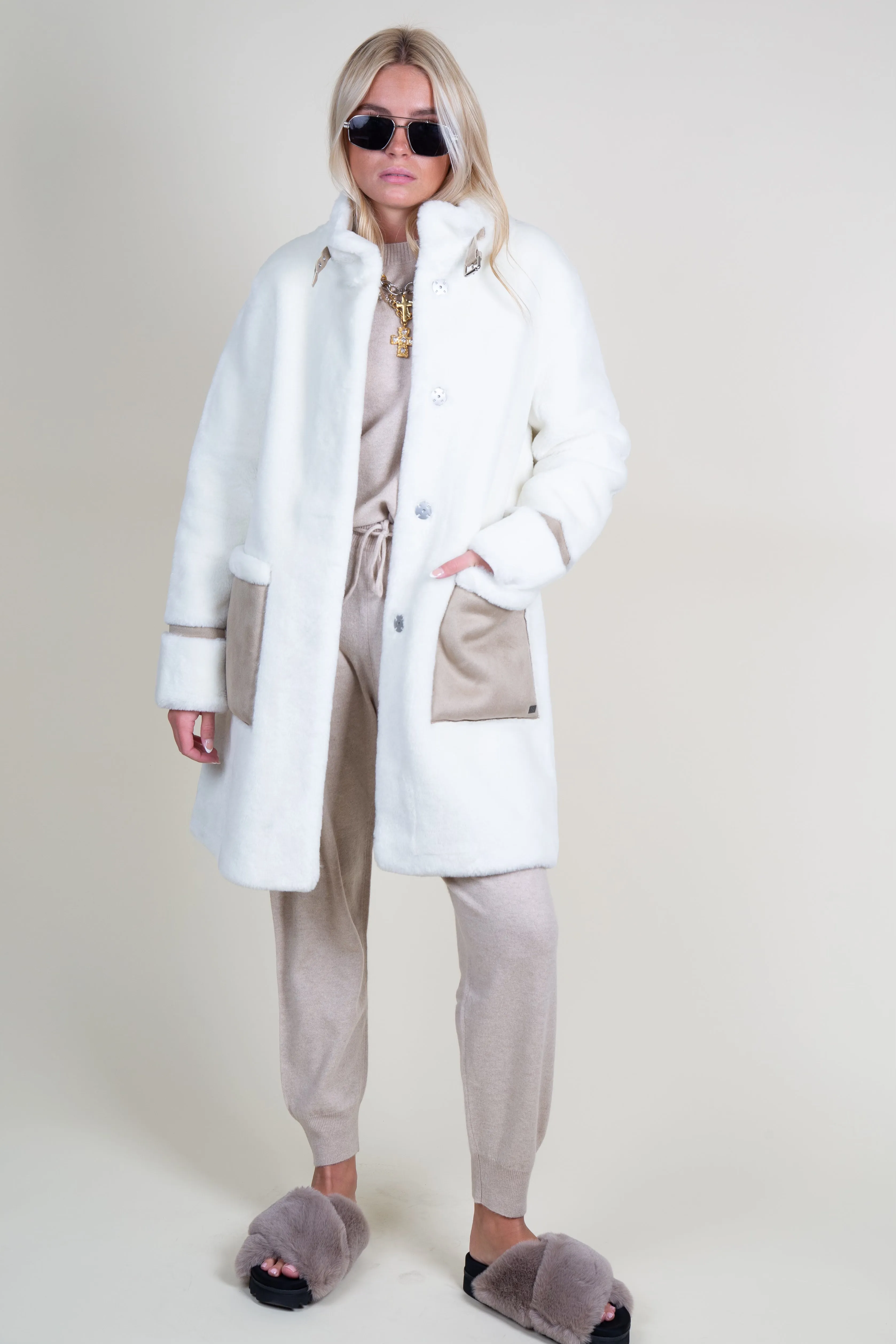 SOAI X KYO | Fiala Faux Sherpa Coat - Powder