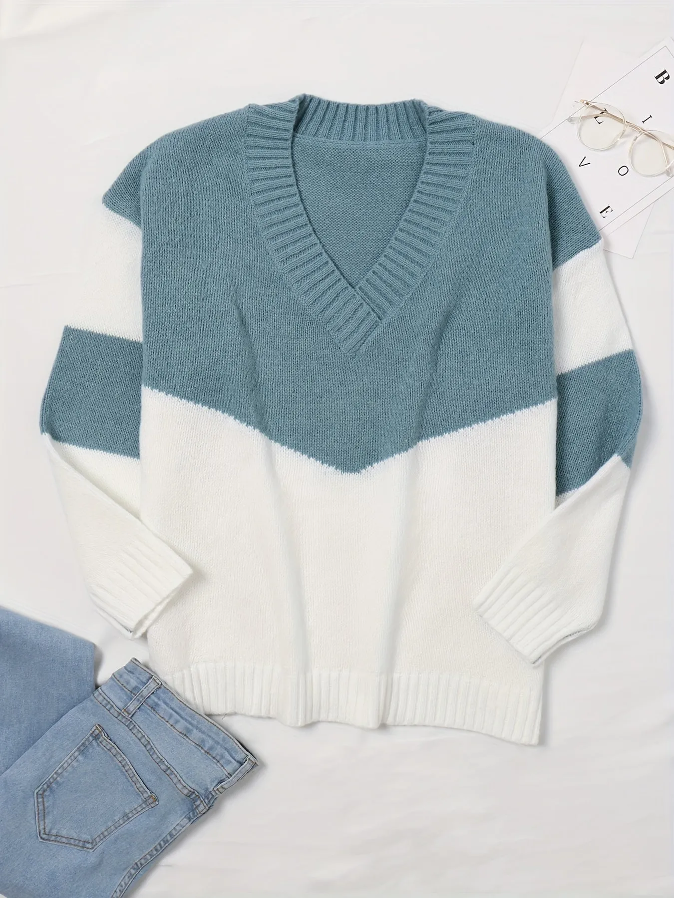 Women's Plus Colorblock Long Sleeve V-Neck Pullover Jumper - Effortless Style for Every Season